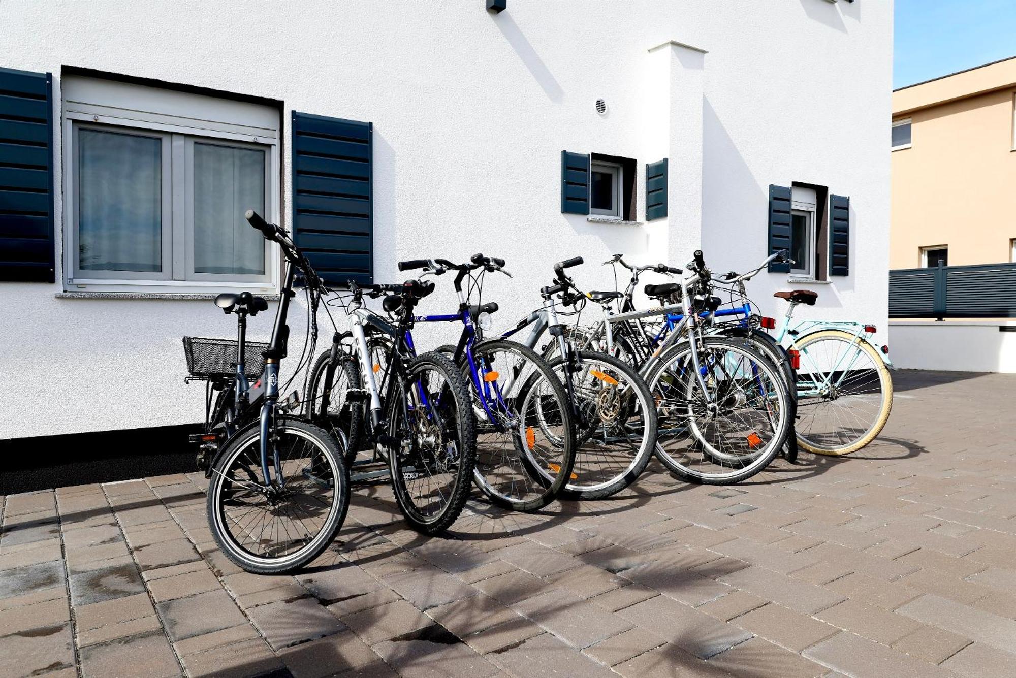 Apartments Rosini, 300M From The Beach With Shared Tavern And Bikes, Nin Exterior foto